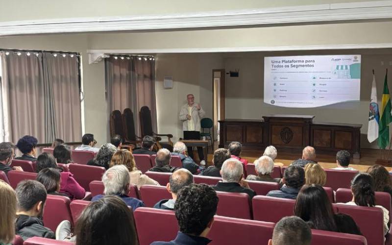 ACEP e CMEC Petrópolis promovem roda de conversa sobre gestão e desenvolvimento de tal