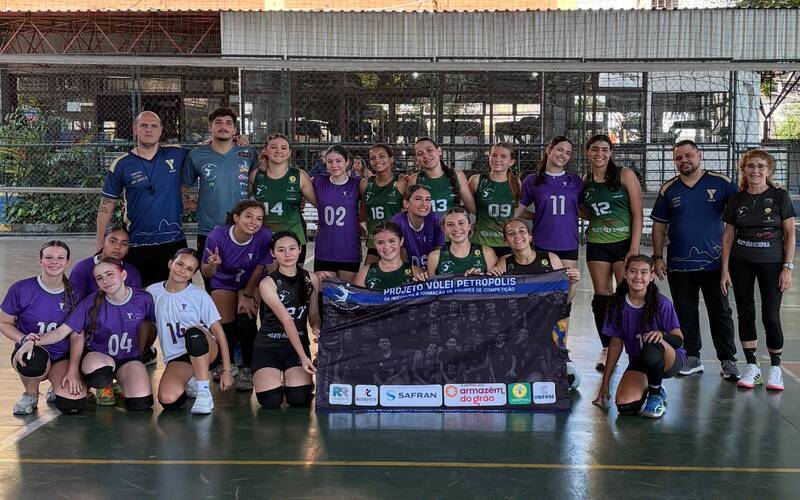 Projeto Vôlei Petrópolis promove integração com equipes da ACM na Ilha do Governador