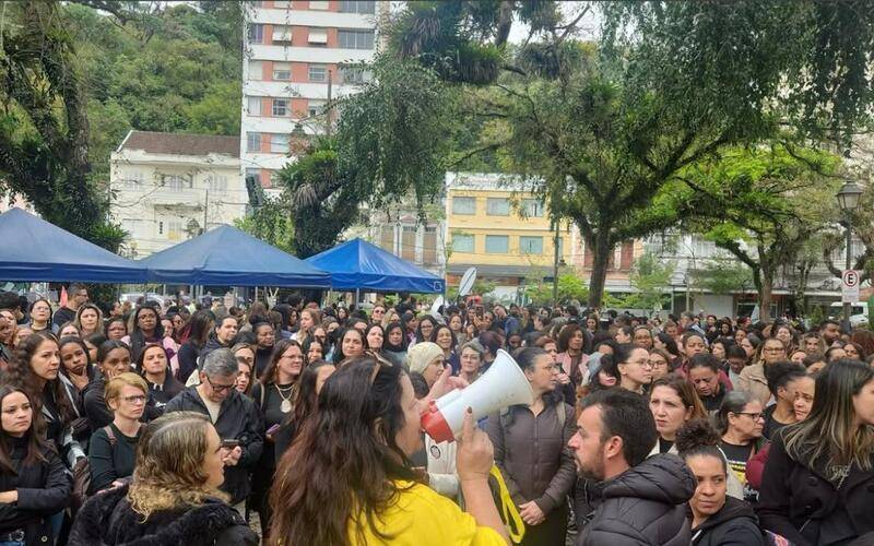 Profissionais da Educação conquistam avanços após manifestações
