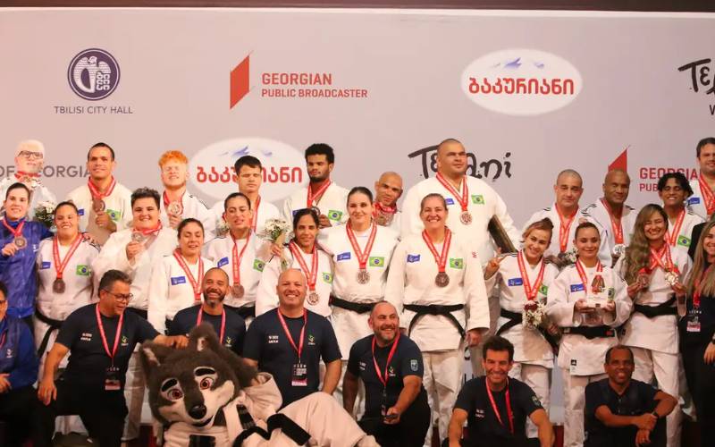 Brasil conquista quatro bronzes em Mundiais Paralímpicos de judô e triatlo