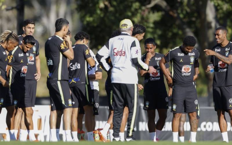 Ancelotti faz sete mudanças e testa Brasil no 4-3-3 antes de novo duelo com Austrália