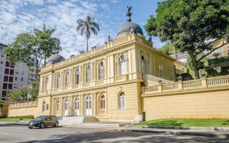 Filas da saúde ainda são desafio em Petrópolis, apesar de redução no segundo quadrimes