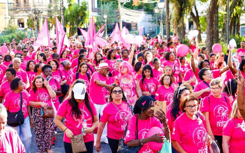 Outubro Rosa: campanha contará com ações de saúde, mutirão de reconstrução mamária e c