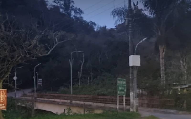 Moradores relatam falta de iluminação em trecho da Estrada Itaipava-Teresópolis