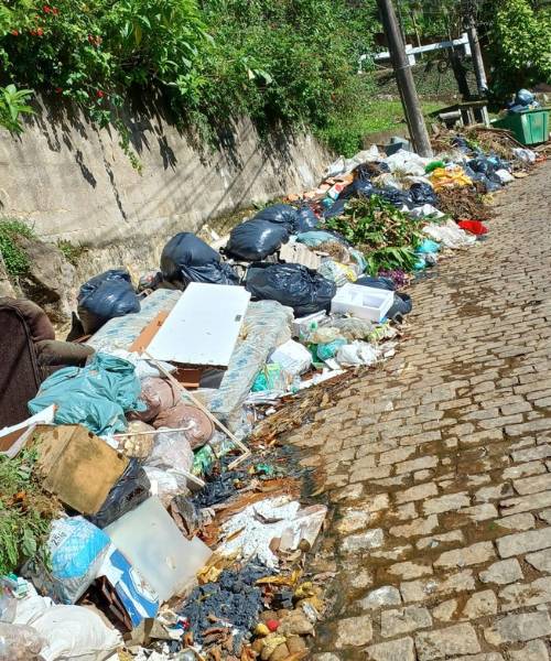 Já que falamos em problemas que já identificam a cidade, de tão graves e duradouros, n