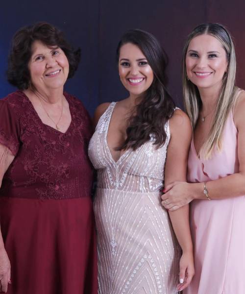 No dia 29 de outubro será celebrado o aniversário da querida DRª ISABELLA SERAFIM, jov