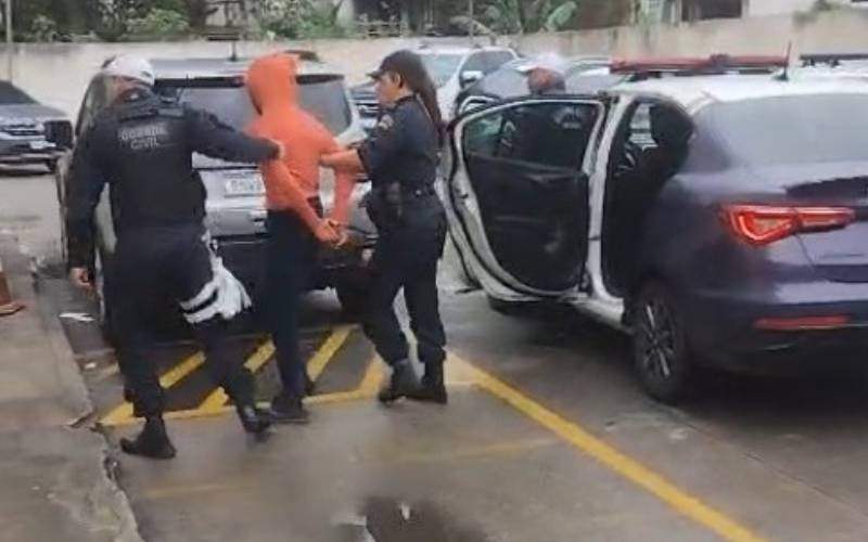 Guarda Civil Municipal prende mulher em flagrante por furto de farmácia no Centro