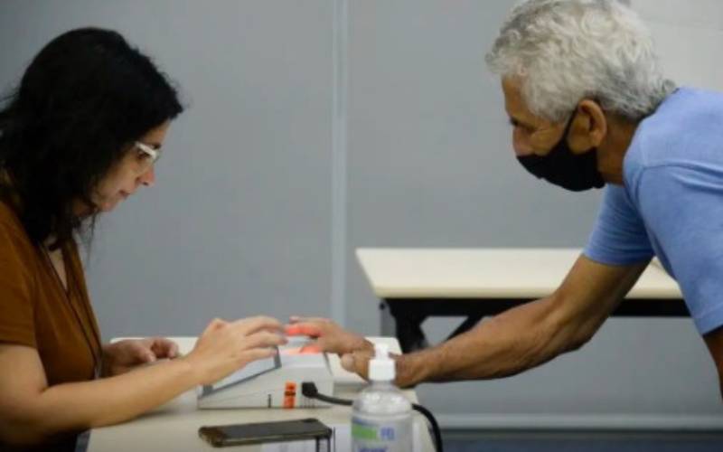 Mulheres e eleitores mais velhos formam maioria em Petrópolis nas eleições de 2026