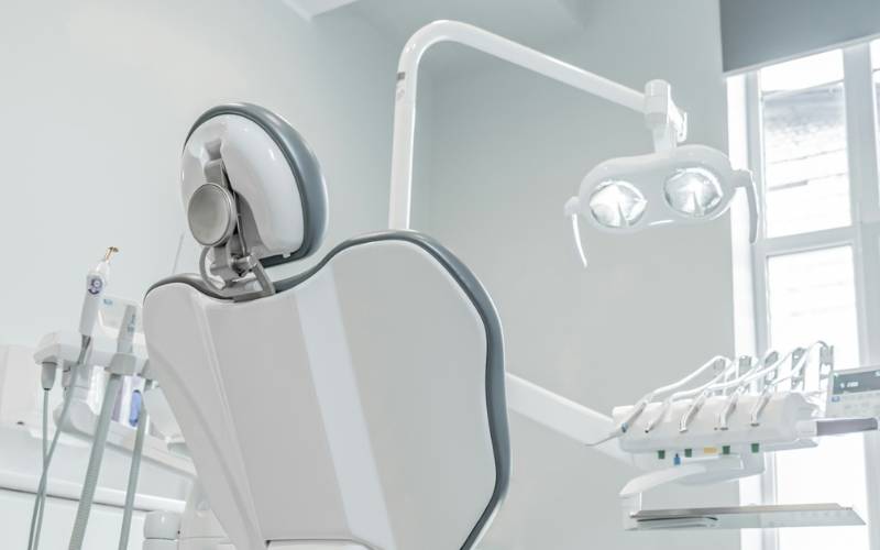 Dia Mundial do Dentista: especialista alerta para hábitos que podem prejudicar a saúde