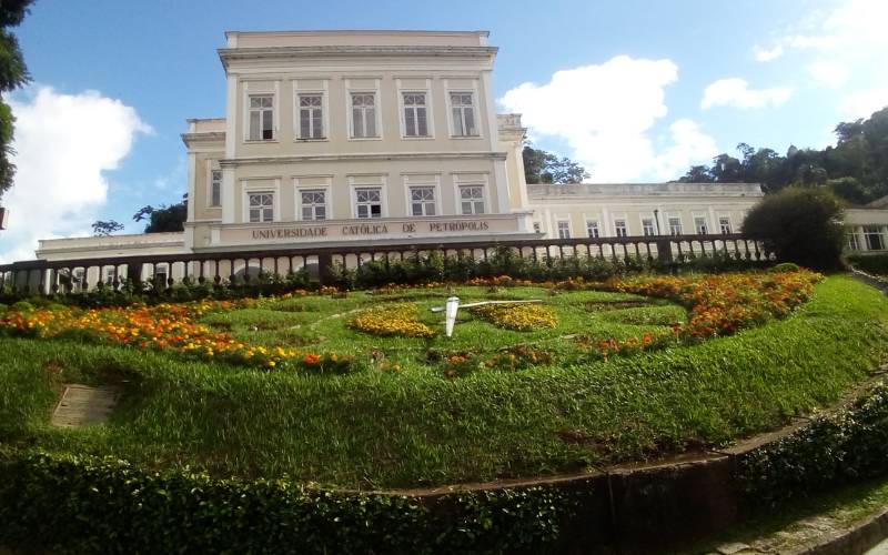 Simpósio do Outubro Rosa destaca importância do diagnóstico precoce e da atuação multi