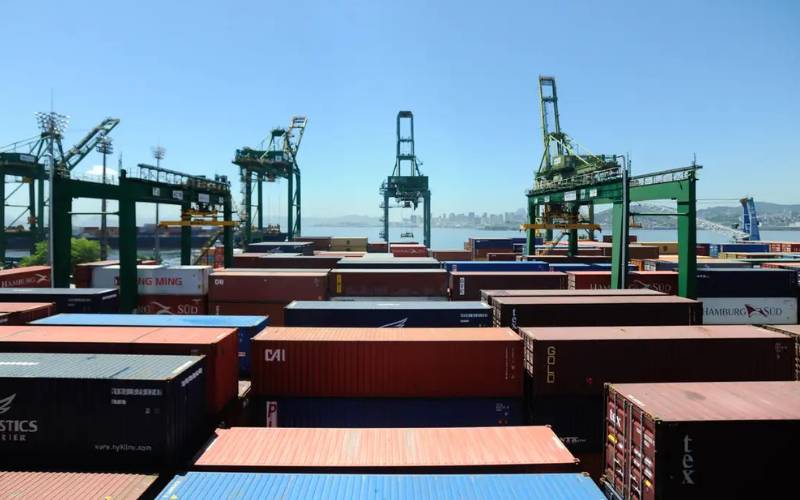 Balança comercial tem superávit de US$ 7,74 bilhões em setembro