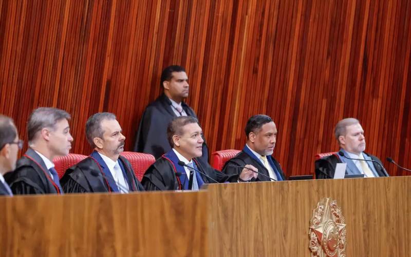 TSE forma maioria para anular votos de Garotinho e abre caminho para vitória de Dougla
