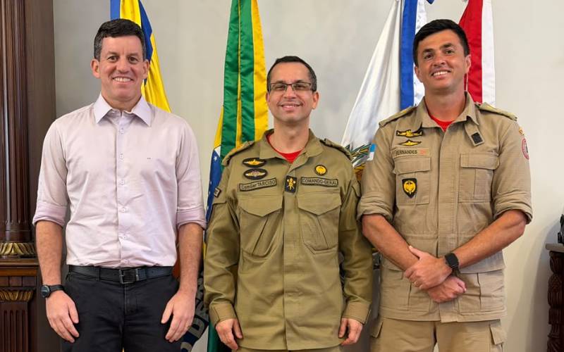 Prefeito Hingo Hammes anuncia coronel Vinícius Fernandes como novo secretário de Defes
