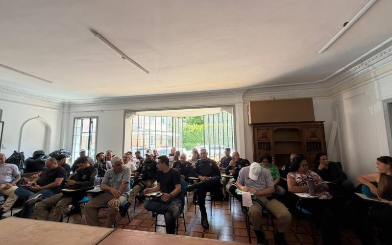 Agentes de trânsito passam por capacitação
