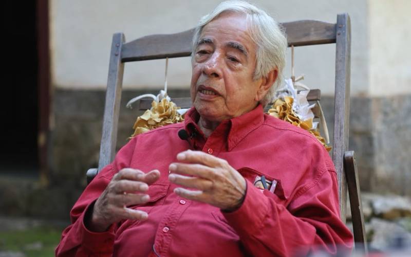 O saudoso poeta e tradutor Leonardo Fróes será homenageado na Festa do Livro de Secret