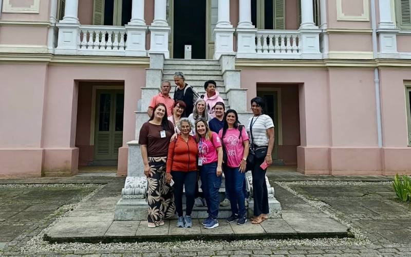 Prefeitura promove passeio cultural para idosos no Palácio Itaboraí