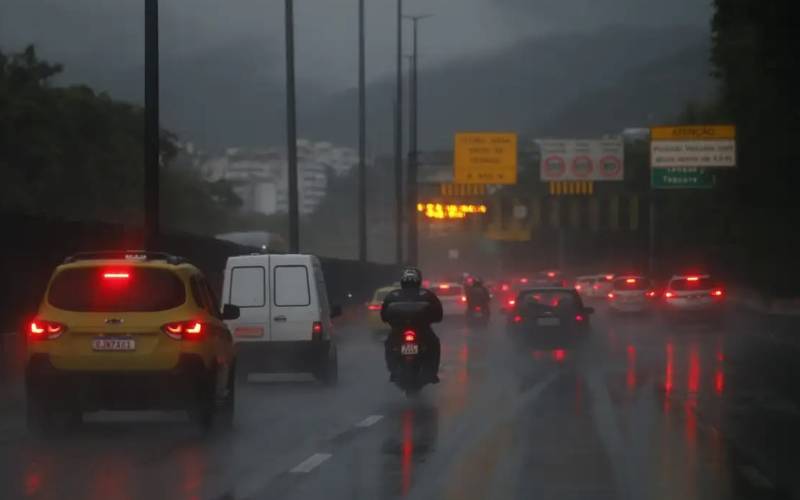 Estado do Rio de Janeiro entra em alerta para chuva de granizo e ventos de até 100 km 