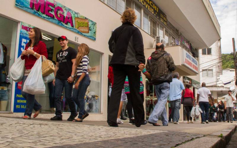 Comércio de Petrópolis se prepara para fim de semana de compras antes do Dia do Comerc