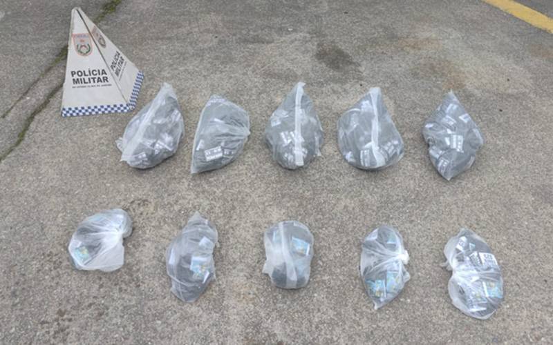 Ação da PM apreende mais de 1,3 Kg de drogas na Comunidade da Glória, em Corrêas
