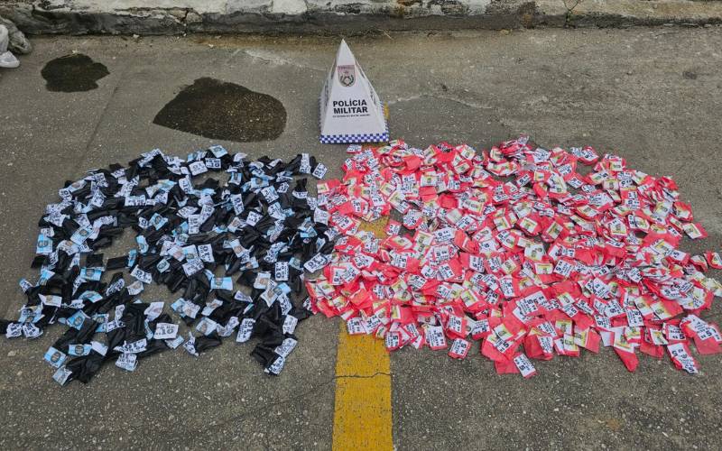 Polícia Militar apreende mais de mil unidades de drogas na Provisória, em Petrópolis