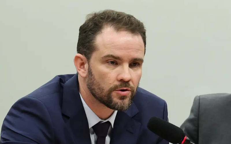 Governo buscará cumprir meta fiscal com diálogo, diz Durigan