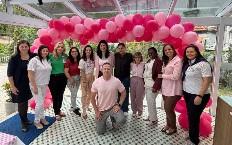 Grupo Laboratório Corrêas promove ação de prevenção ao câncer de mama para colaborador