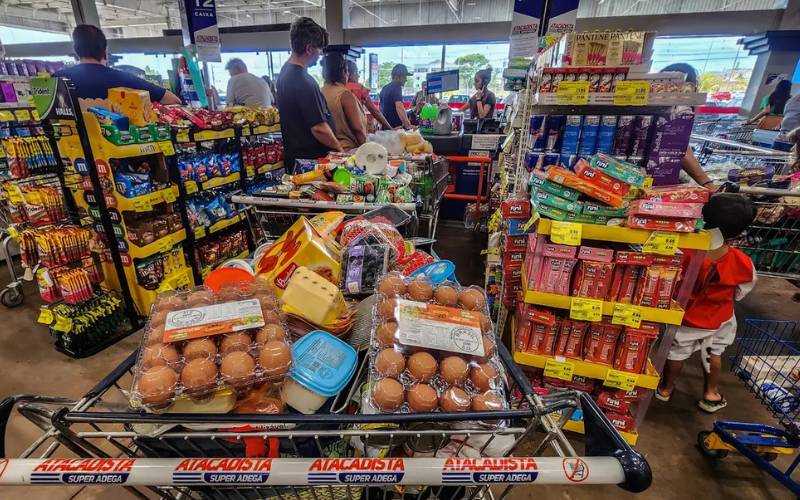 Consumo de alimentos cresce após restrição às bets e movimenta comércio de proximidade