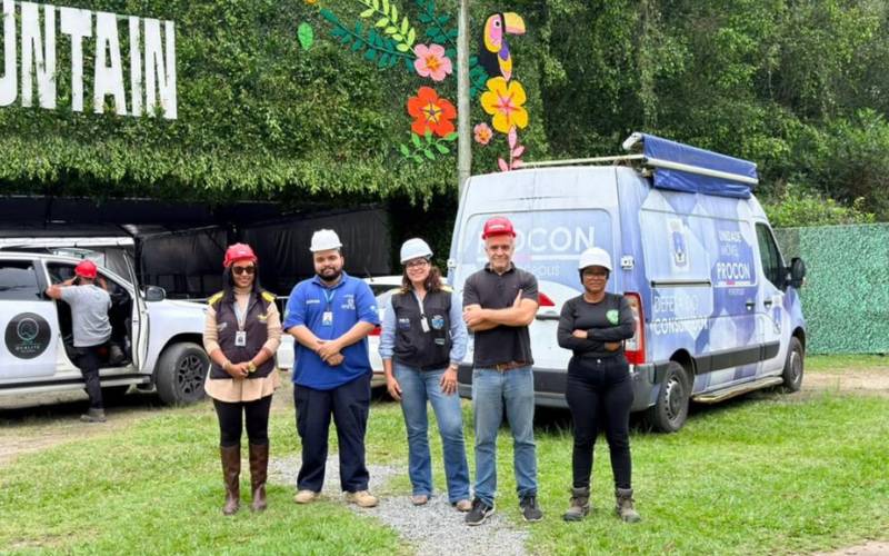 Procon Petrópolis vistoria estrutura do Rock The Mountain e orienta sobre reembolso de