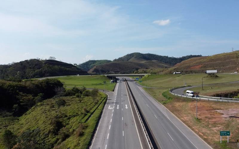 BR-040 deve receber 250 mil veículos no feriado de Finados