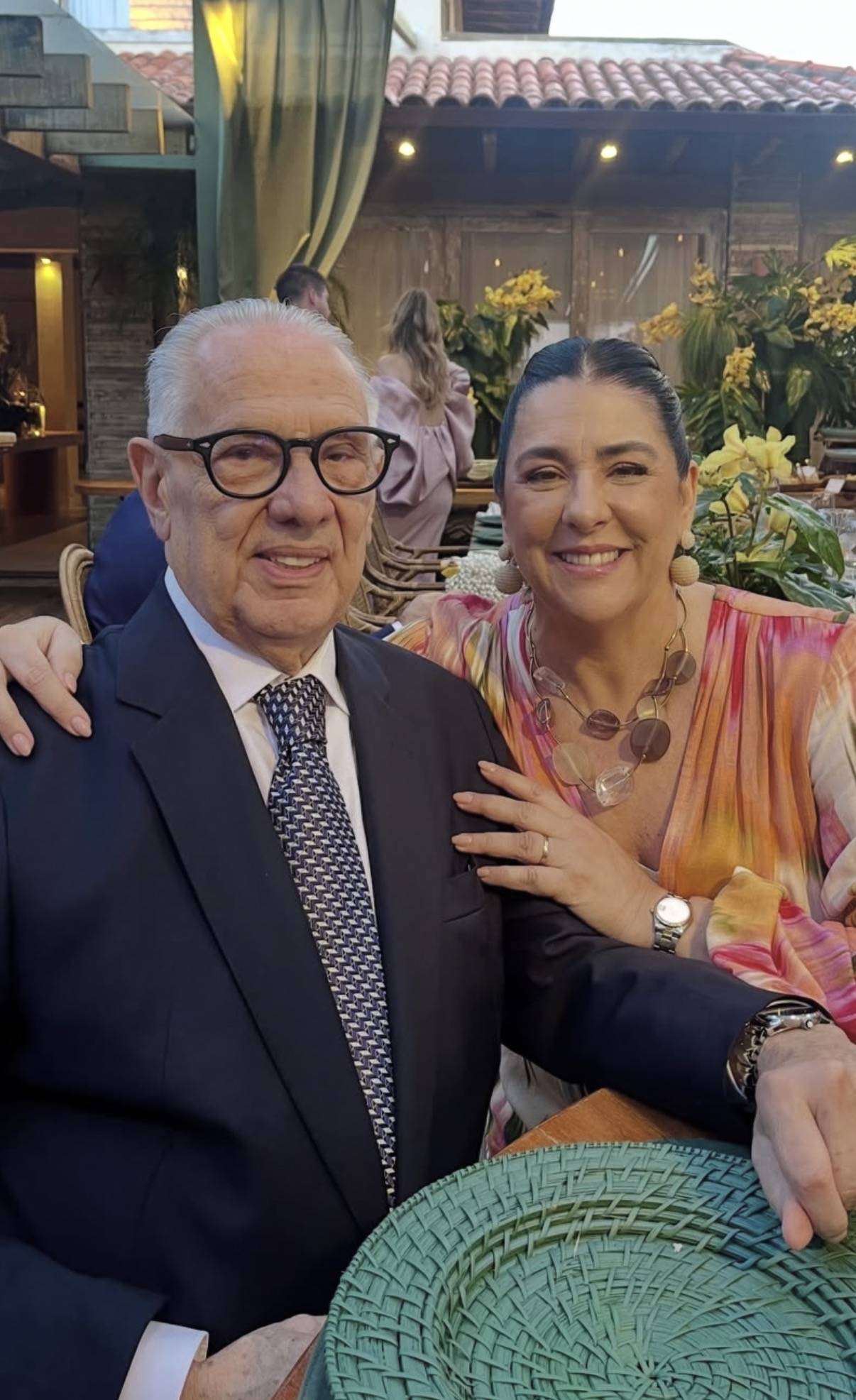 No clique o querido amigo e aniversariante Carlo, Carlos Eugenio Lopes e sua mulhe Mon