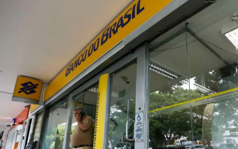 Trabalhadores nascidos em fevereiro recebem abono salarial nesta sexta