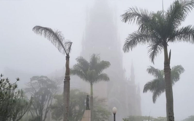 Sexta-feira de chuva em Petrópolis