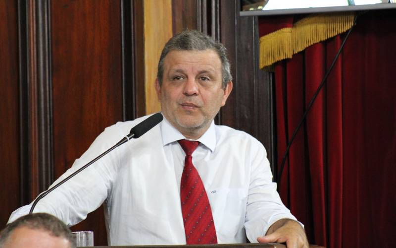 Vereador Domingos Protetor aprova lei que cria programa de compostagem