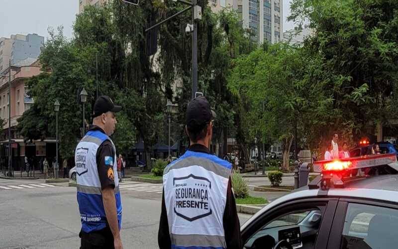 Pai denuncia adolescente por estar com canivete e acaba preso por violência doméstica