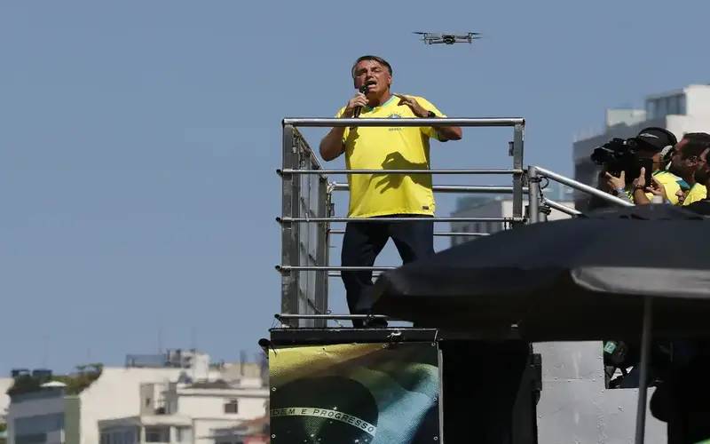 Defesa diz que Bolsonaro não tinha ingerência sobre joias recebidas