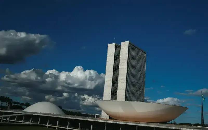 Estudo mapeia “bancada da bala”, que tem poucos projetos sobre armas