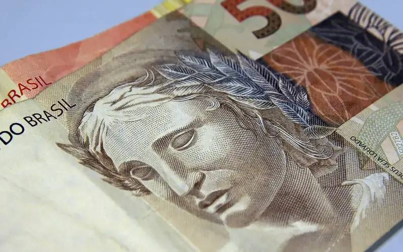 Brasileiros sacaram R$ 315 milhões em valores a receber em maio