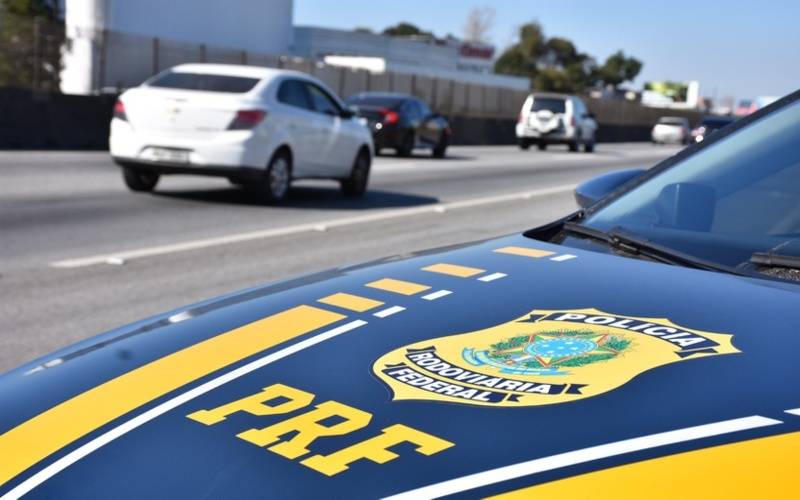 PRF intensifica a fiscalização durante o feriado nas rodovias federais do RJ