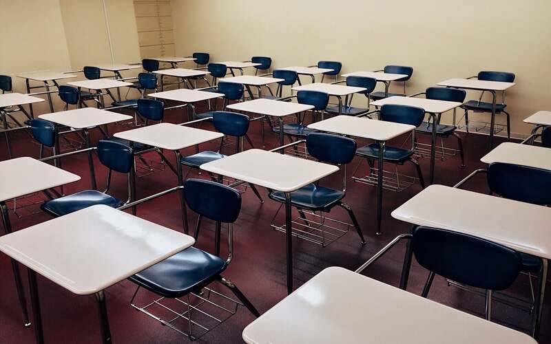 Rio suspende aulas por previsão de ventos fortes e Petrópolis entra em estágio de obse